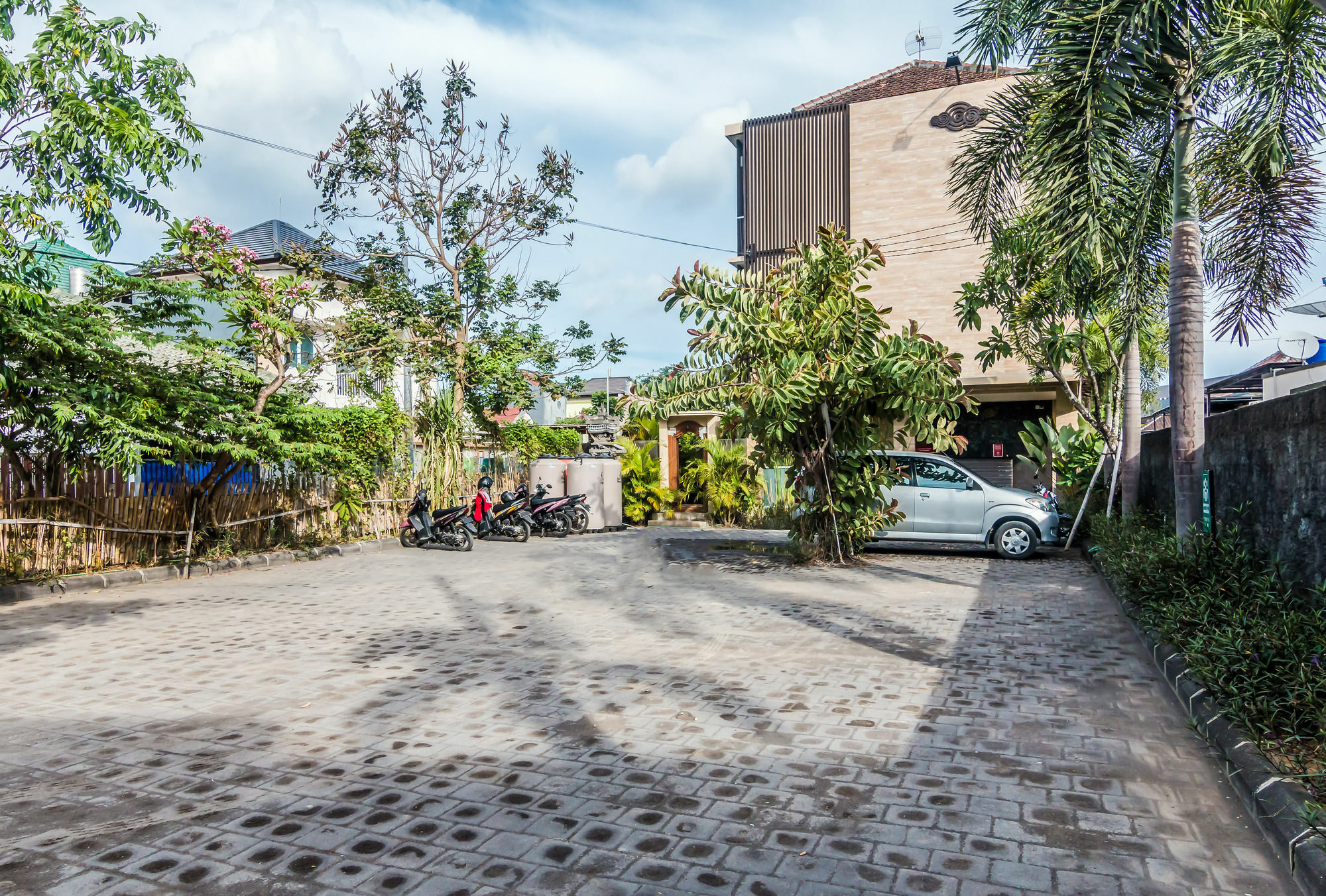Zen Rooms Basic Jimbaran Taman Mulia Buitenkant foto